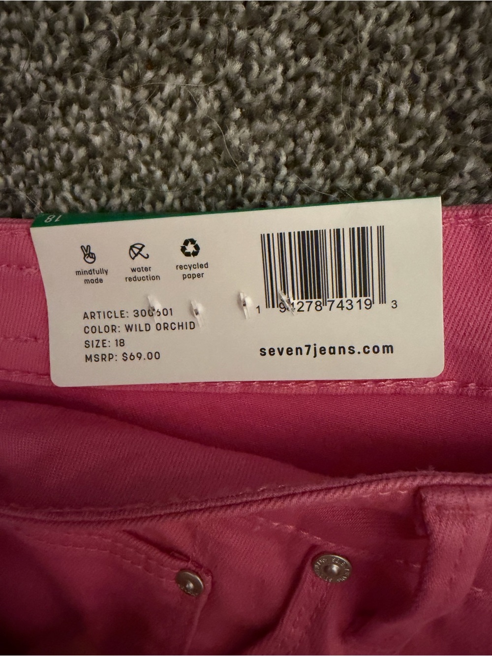Seven7 Hot Pink Kick Flare Crop Jeans - Picture 4 of 4